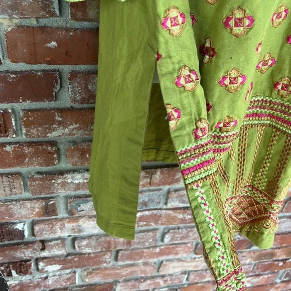 Origins green embroidered Kurti tunic size Large - Picture 4 of 6